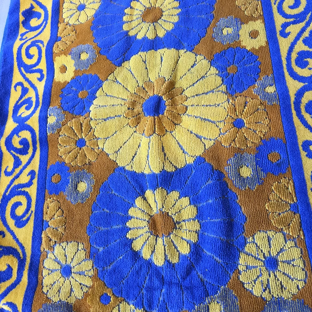 Fieldcrest Blue and Yellow Patterned Rug - Picture 2 of 7